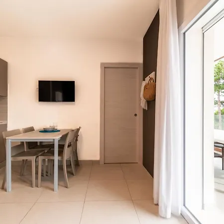 Iris Suite-4 By Interhome Апартаменты